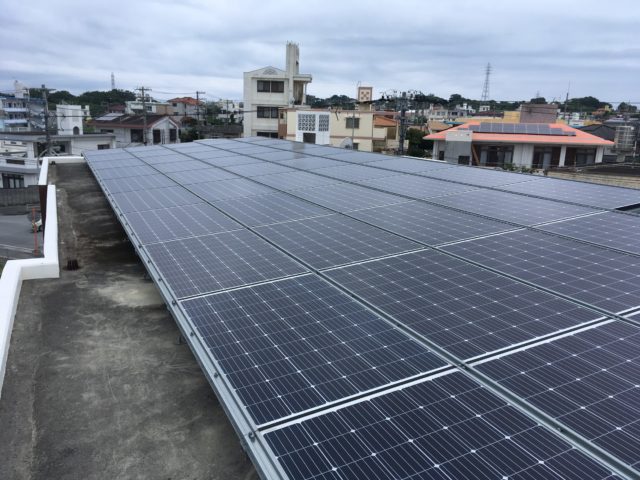 沖縄市　太陽光発電施工写真1